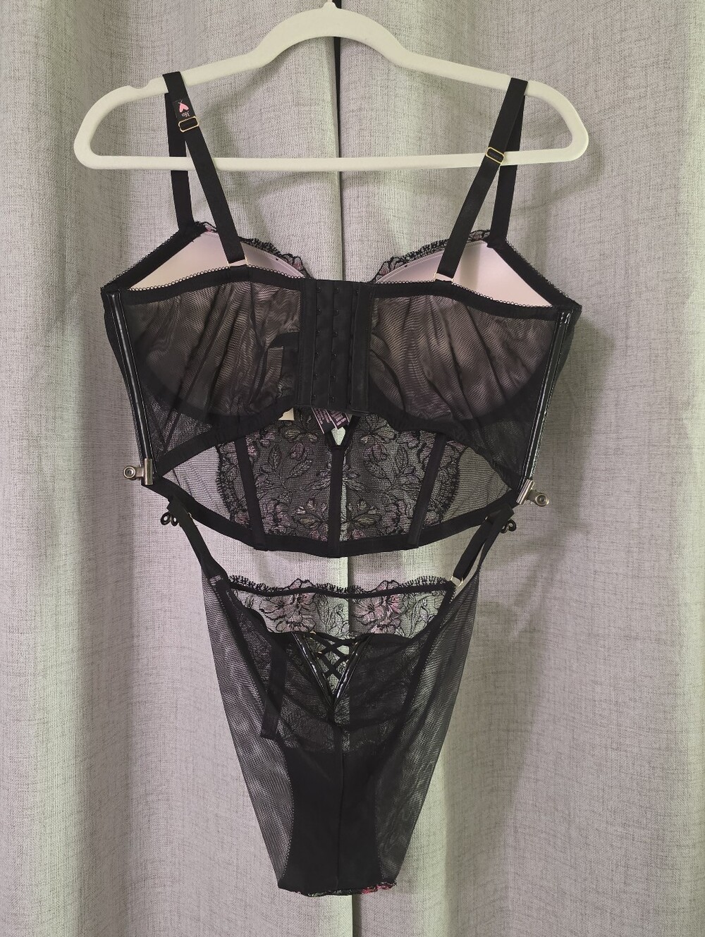 Victoria's Secret Floral Embroidered Black Lace Bustier Set - Picture 3 of 9